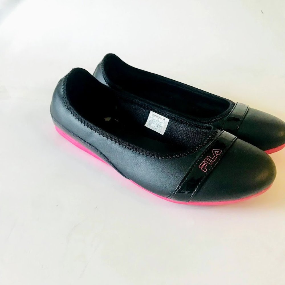 Fila Ballet Flat Womens Size 7 1/2 Black & Pink Slip On Comfort Walking Shoes